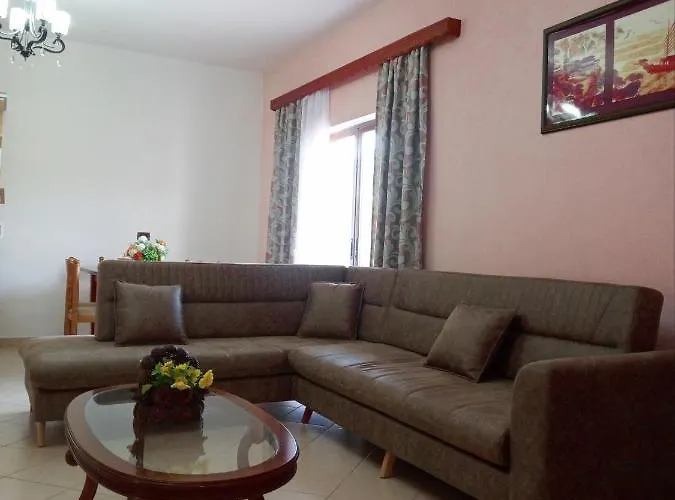 Eli\'S Home