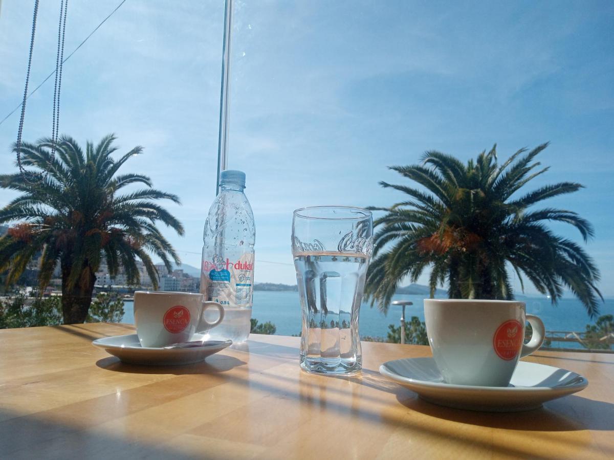 Eli's Sarandë